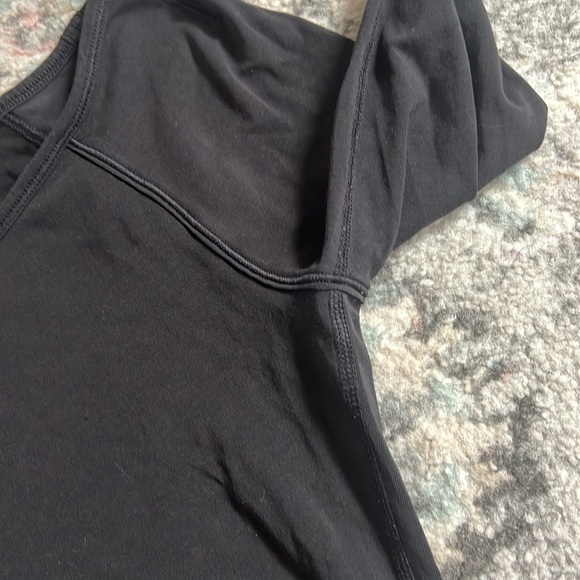 Lululemon black long sleeve top - Picture 5 of 10